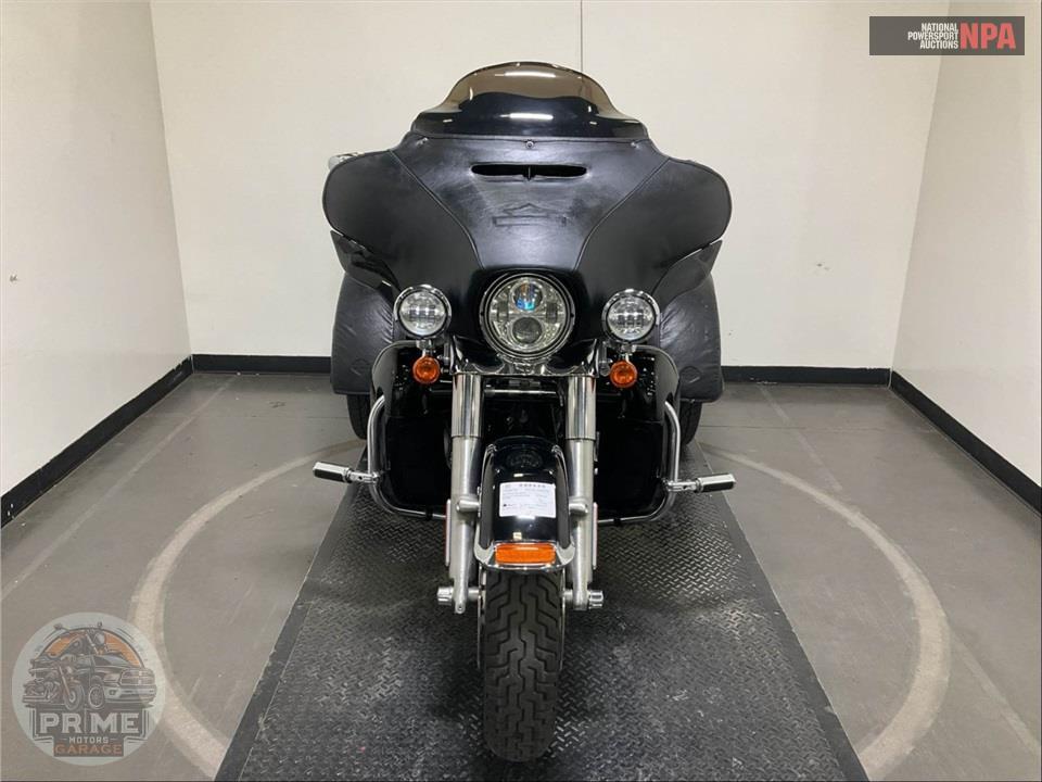 2014 Harley-Davidson FLHTCUTG TRIGLIDE ULTRA CLASSIC — фото 2
