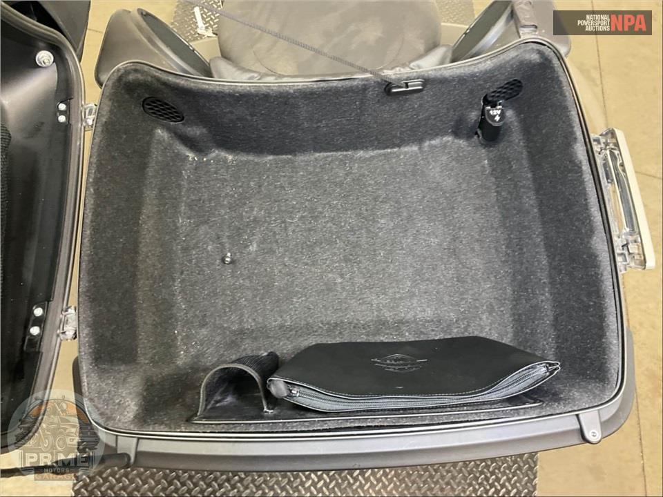 2019 Harley-Davidson FLHTK ULTRA LIMITED — фото 21