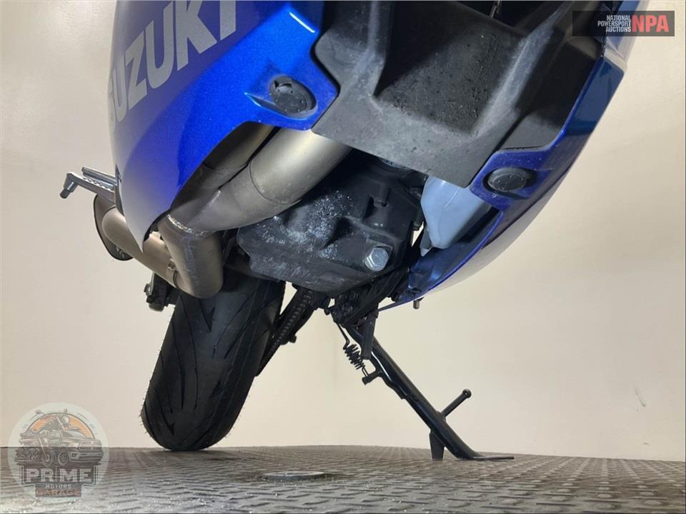 2024 Suzuki GSX800FRQM4 GSX-8R — фото 12