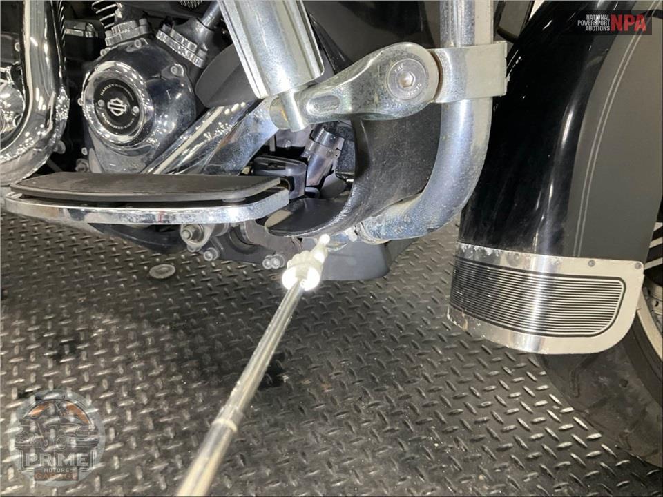 2019 Harley-Davidson FLHTCU ELECTRA GLIDE ULTRA CLASSIC — фото 16