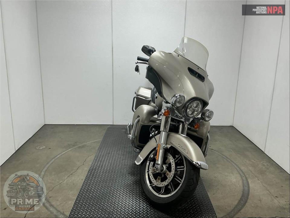 2018 Harley-Davidson FLHTCU ELECTRA GLIDE ULTRA CLASSIC — фото 2