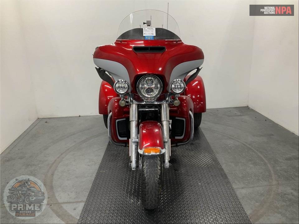 2019 Harley-Davidson FLHTCUTG TRI GLIDE ULTRA — фото 2