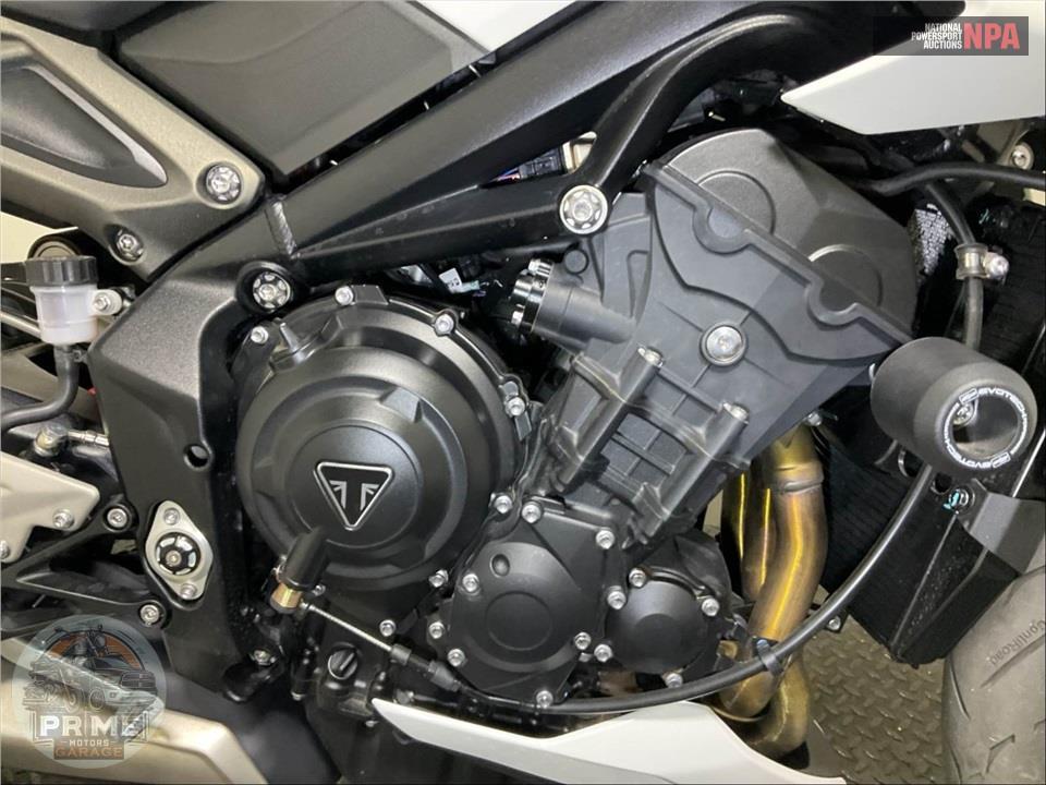 2025 Triumph STREET TRIPLE 765 R — фото 6