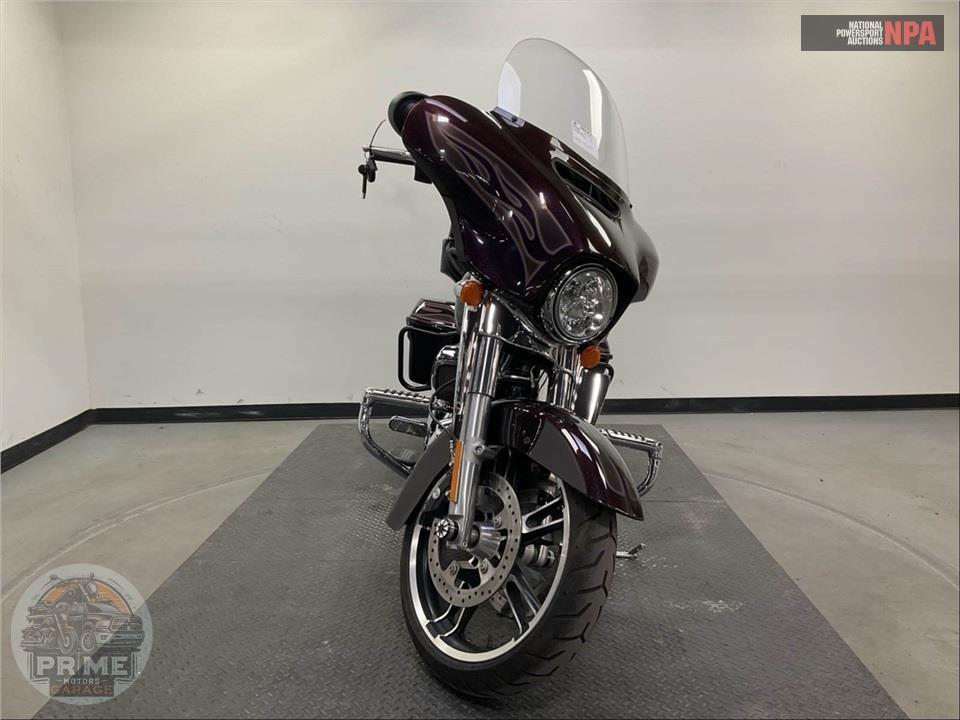 2017 Harley-Davidson FLHXS STREET GLIDE SPECIAL — фото 2