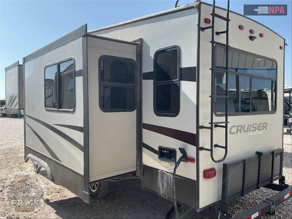 2018 Crossroads Rv M-25 RL - CRUISER AIRE FIFTH WHEEL SERIES — фото 3