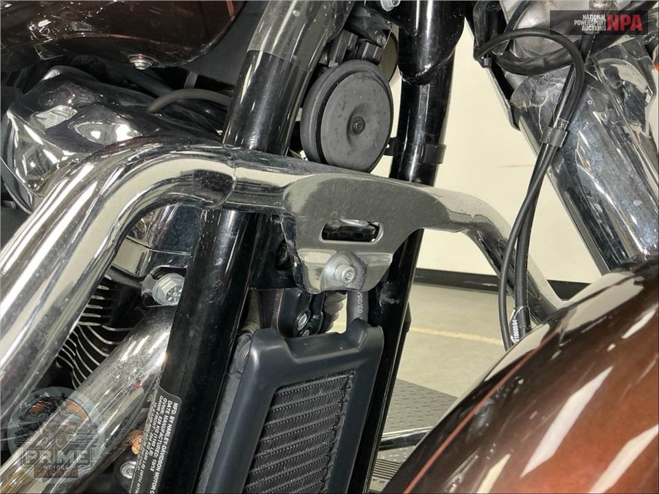 2019 Harley-Davidson FLDE DELUXE — фото 13