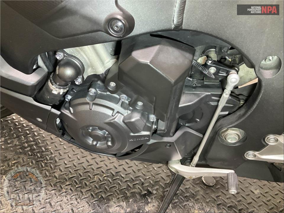 2021 Honda CBR1000RR — фото 8