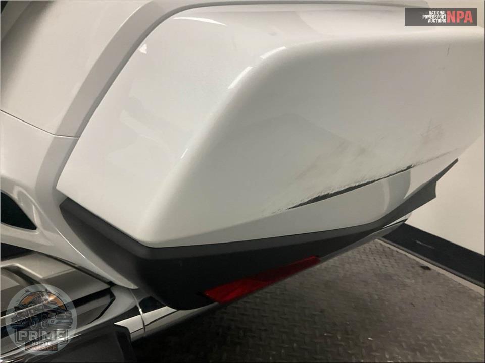 2018 Honda GL1800D GOLDWING TOUR DCT (WHITE) — фото 11