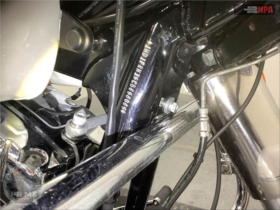 2012 Harley-Davidson FLHRC ROAD KING CLSC — фото 11