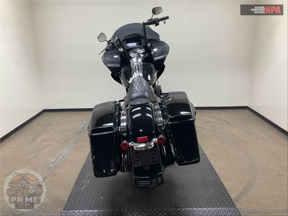 2017 Harley-Davidson FLTRX ROAD GLIDE — фото 4