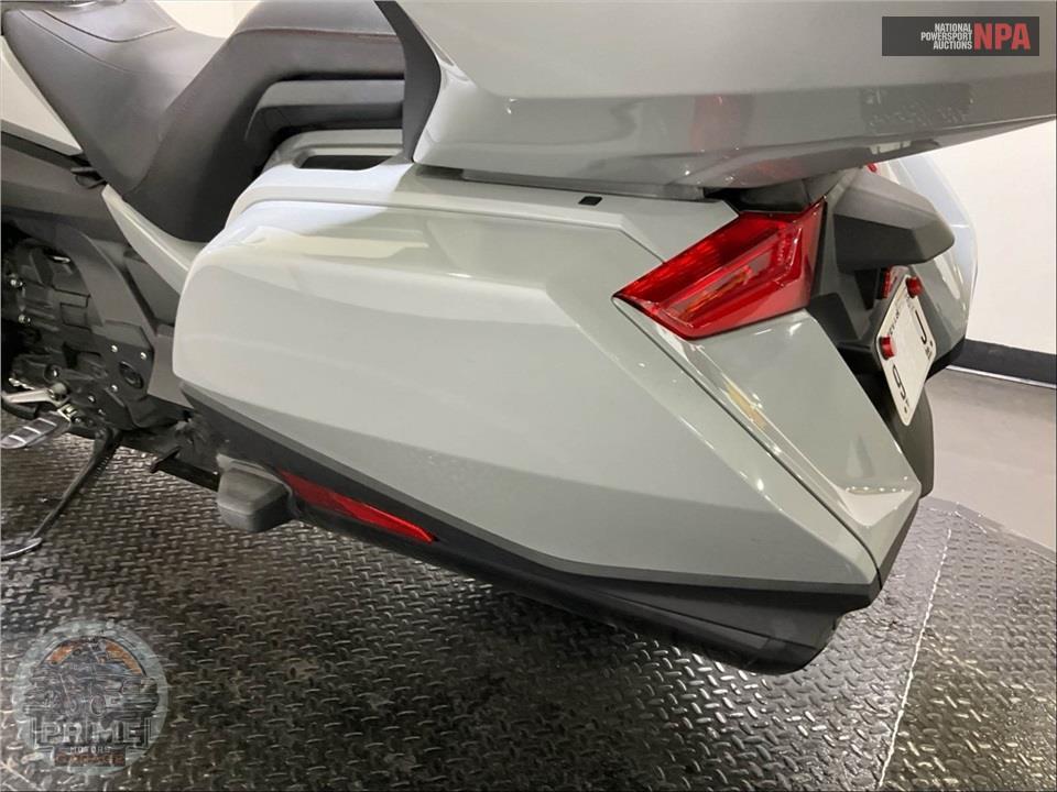2021 Honda GL1800B GOLDWING — фото 16