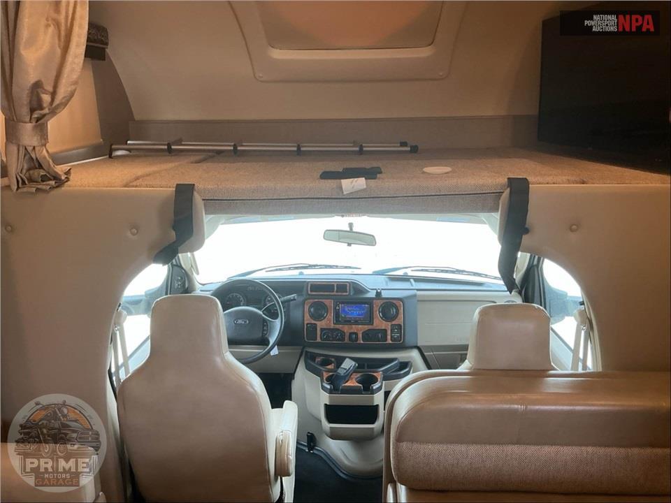 2017 Thor Motor Coach LF31 E450-V10 - QUANTUM SERIES — фото 13