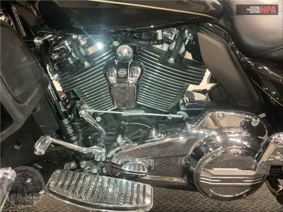 2017 Harley-Davidson FLHTK ULTRA LIMITED — фото 7
