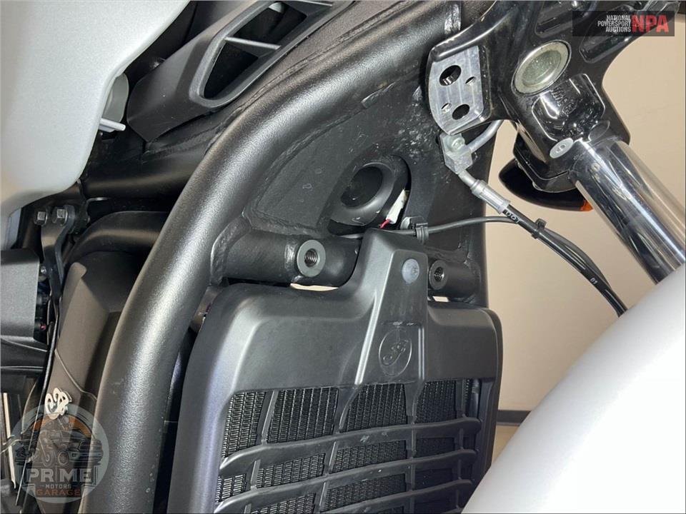 2025 Indian Motorcycle SCOUT SIXTY BOBBER LIMITED — фото 12