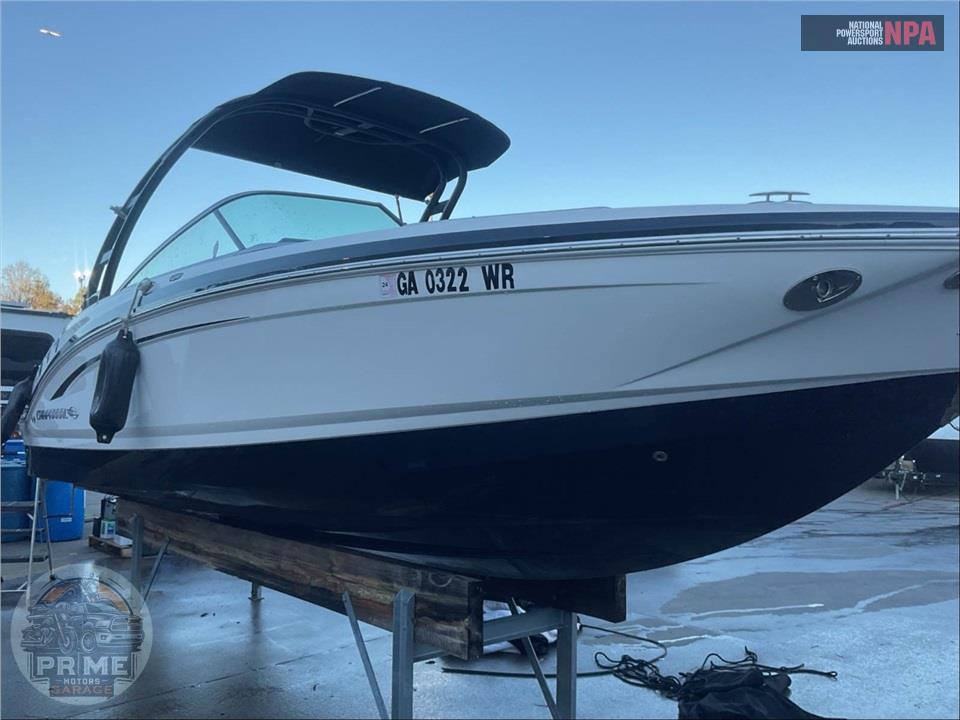 2015 Chaparral Boats 246 SSI L=25/E=1 300HP VOLVO PENTA SD — фото 1