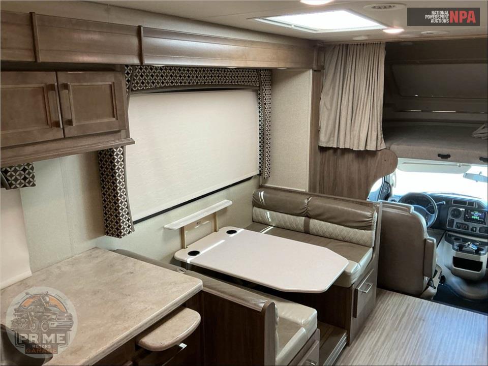 2018 Jayco M-30 XP FORD E450 - GREYHAWK PRESTIGE SERIES — фото 9