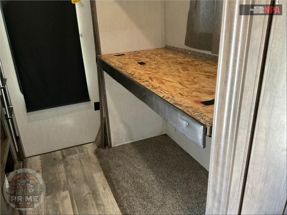 2020 Sierra By Forest River M-3330BH C-CLASS FIFTH WHEEL SERIES — фото 22