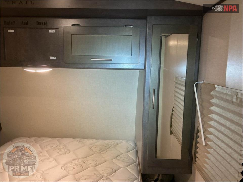 2017 Crossroads Rv M-291 RK - SUNSET TRAIL SUPER LITE SERIES — фото 13