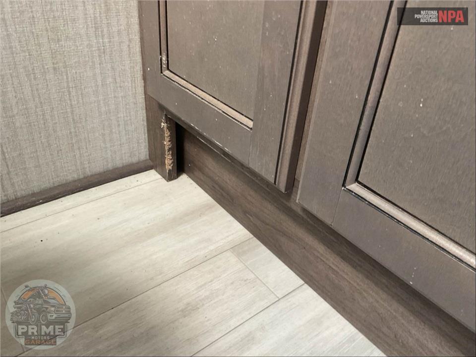 2022 Grand Design Recreational Vehicles M-390RK - SOLITUDE FIFTH WHEEL SERIES — фото 46