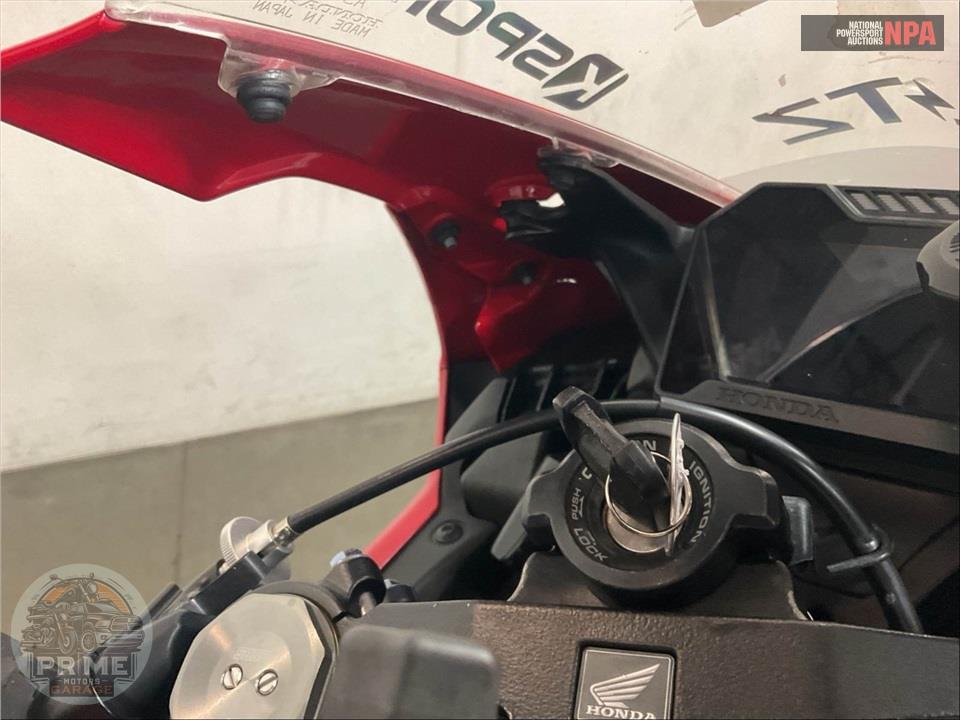 2023 Honda CBR1000RR — фото 11