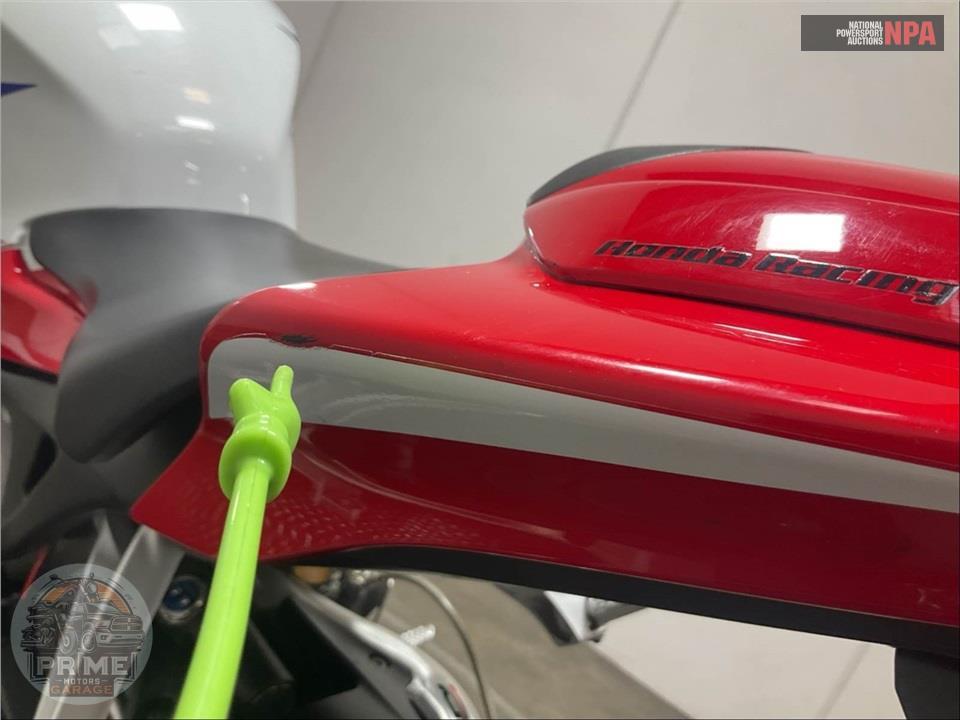 2013 Honda CBR1000RRLD WHTE/BLUE/RED — фото 18