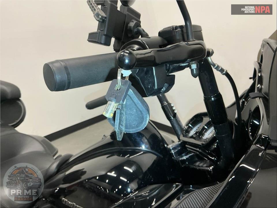 2020 Harley-Davidson FLTRK ROAD GLIDE LIMITED — фото 12