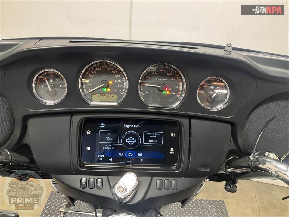 2023 Harley-Davidson FLHTCUTG TRI GLIDE ULTRA CLASSIC — фото 5