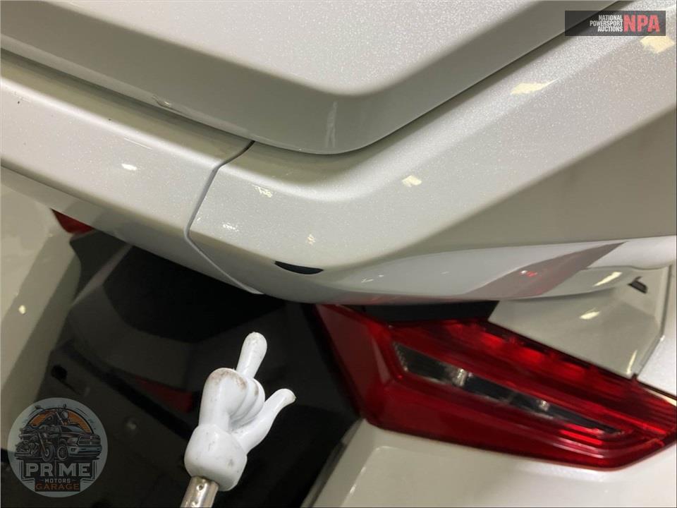 2018 Honda GL1800D GOLDWING TOUR DCT (WHITE) — фото 20