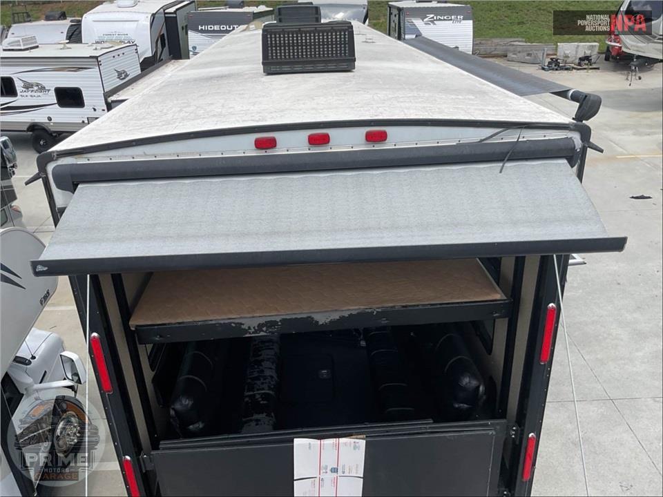 2017 Vengeance By Forest River M-40D12 - TOURING TOY HAULER TOY HAULER SERIES — фото 57