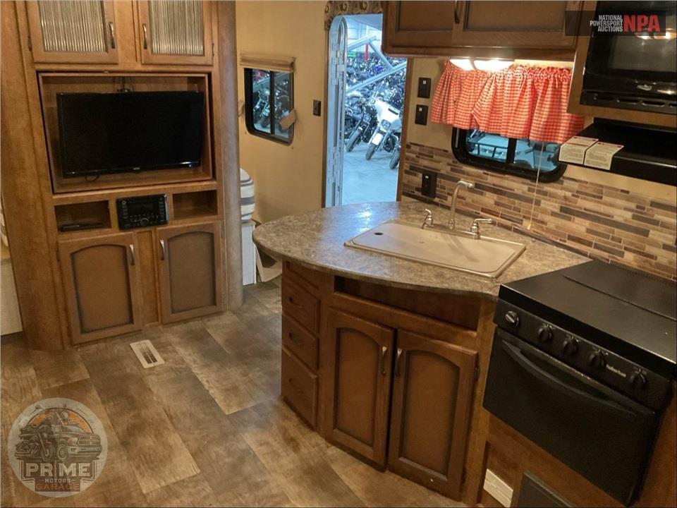 2015 Crossroads Rv M-250 RB - ZINGER SERIES — фото 9