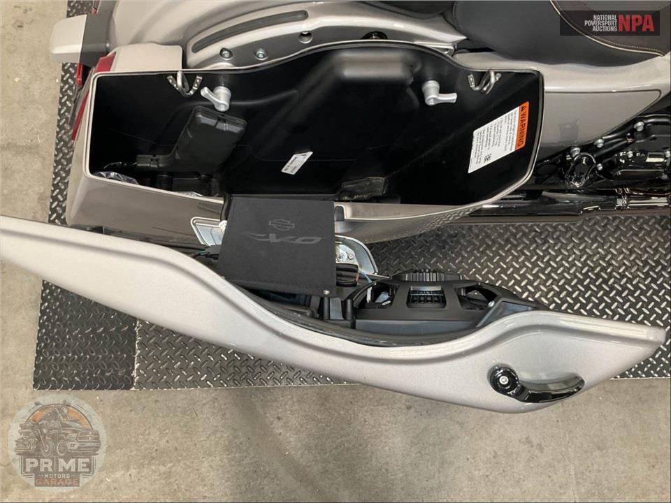 2023 Harley-Davidson FLHXSE CVO STREET GLIDE — фото 18