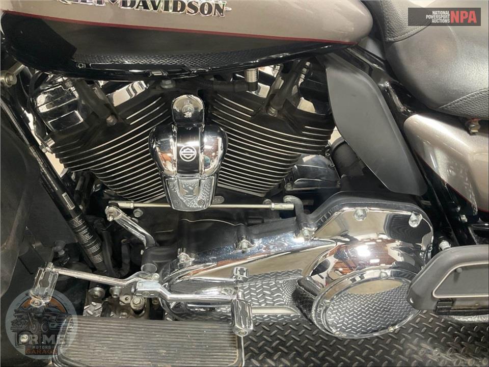 2017 Harley-Davidson FLHTK ULTRA LIMITED — фото 7