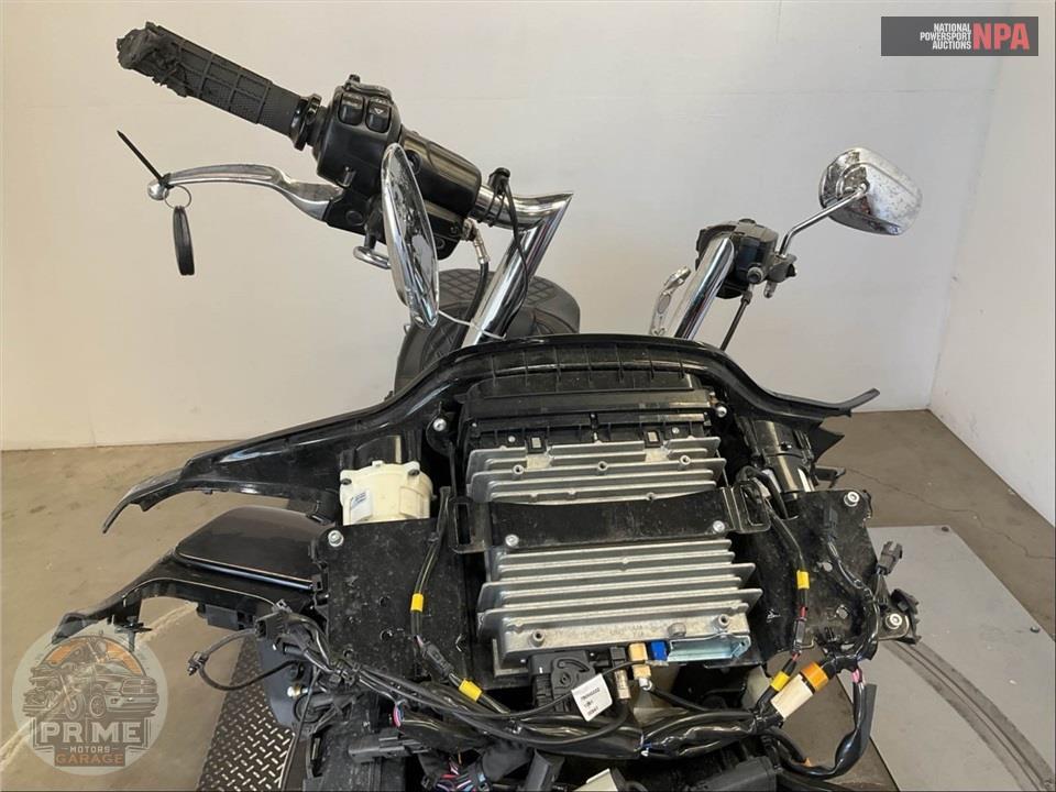 2017 Harley-Davidson FLTRXS ROAD GLIDE SPECIAL — фото 24