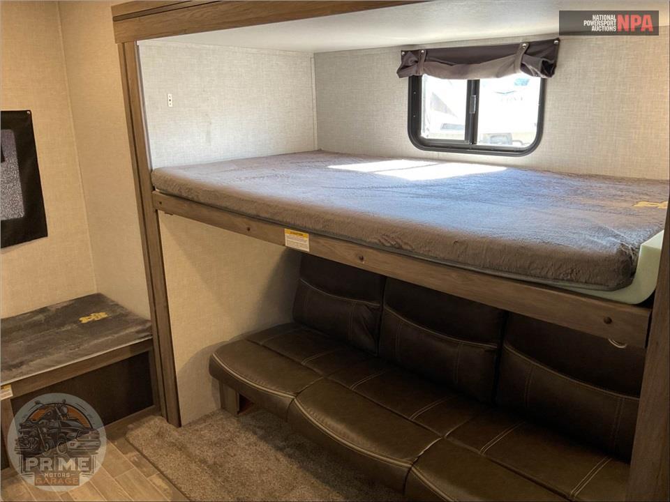 2021 Crossroads Rv M-328 SB ZINGER SERIES — фото 12