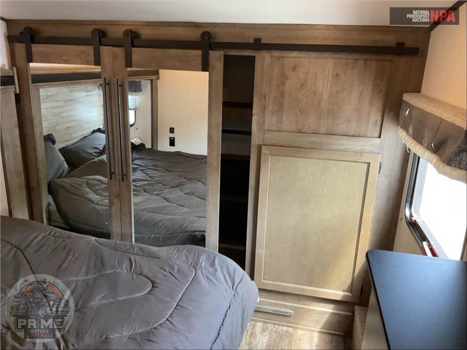 2022 Sabre By Forest River M-36BHQ - FIFTH WHEEL SERIES — фото 13