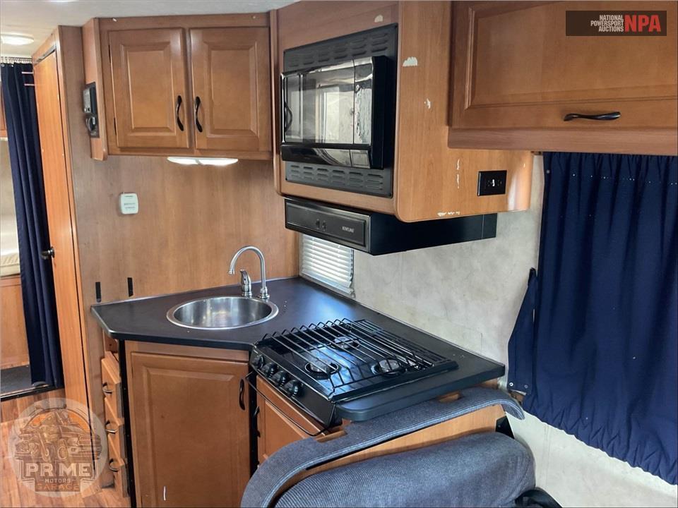2013 Thor Motor Coach M-28A - MAJESTIC SERIES — фото 7