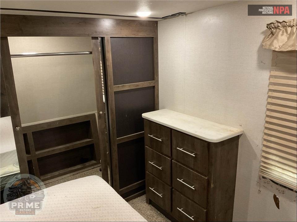 2018 Crossroads Rv M-3751 BH - VOLANTE HP FIFTH WHEEL SERIES — фото 12