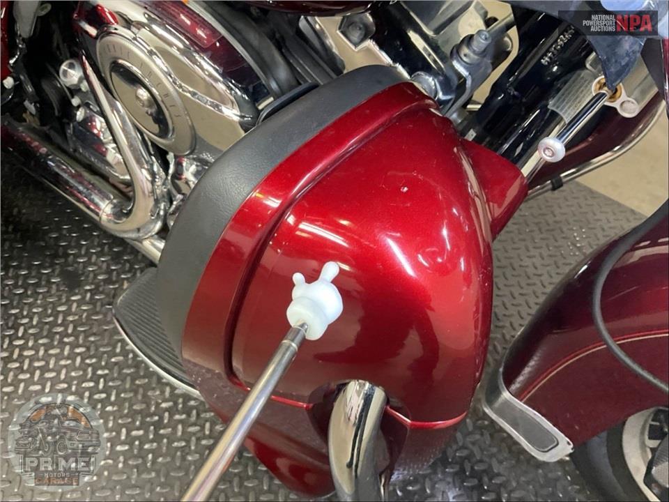 2009 Harley-Davidson FLHTCUTG TRIGLIDE ULTRA CLASSIC — фото 16