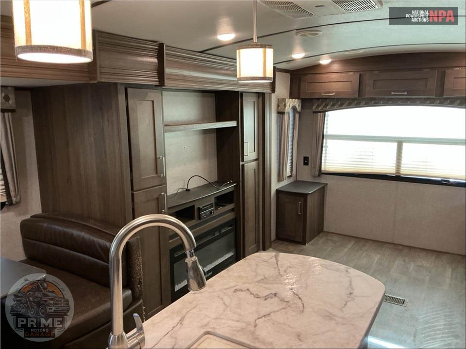 2019 Keystone Rv M-330 RL - LAREDO SERIES — фото 7
