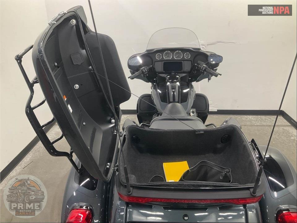 2025 Harley-Davidson FLHTCUTG TRI GLIDE ULTRA CLASSIC — фото 18