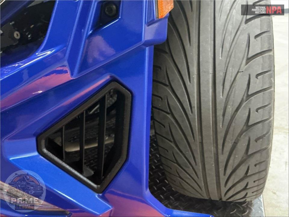 2021 Polaris SLINGSHOT R AUTODRIVE — фото 16