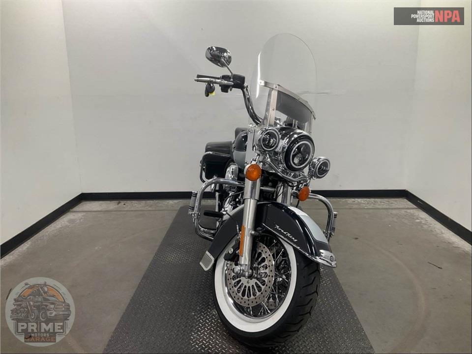2012 Harley-Davidson FLHRC ROAD KING CLSC — фото 2
