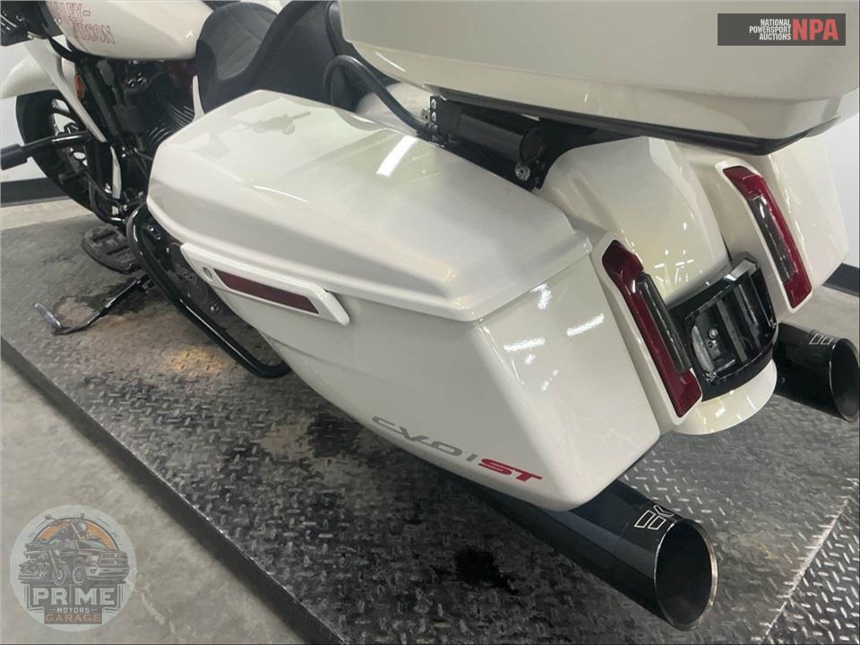 2024 Harley-Davidson FLTRXSTSE CVO ROAD GLIDE ST — фото 13