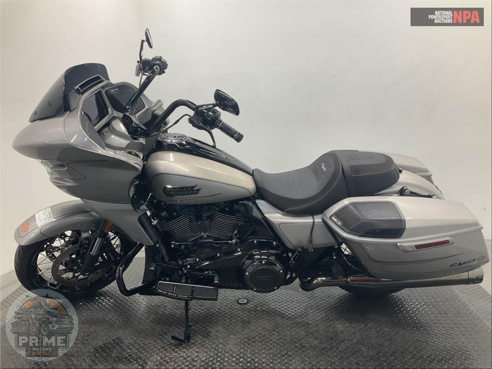 2023 Harley-Davidson FLTRXSE CVO ROAD GLIDE — фото 3