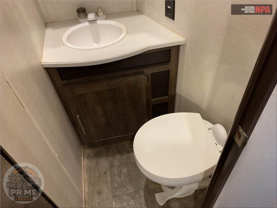2018 Crossroads Rv M-3751 BH - VOLANTE HP FIFTH WHEEL SERIES — фото 24