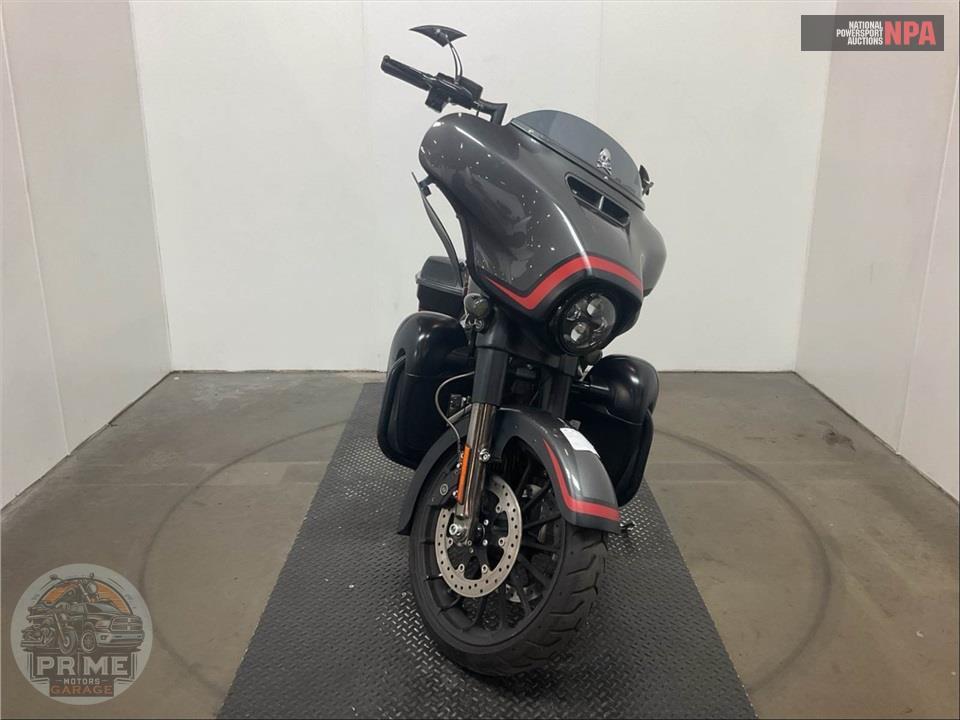 2018 Harley-Davidson FLHXSE CVO STREET GLIDE — фото 2