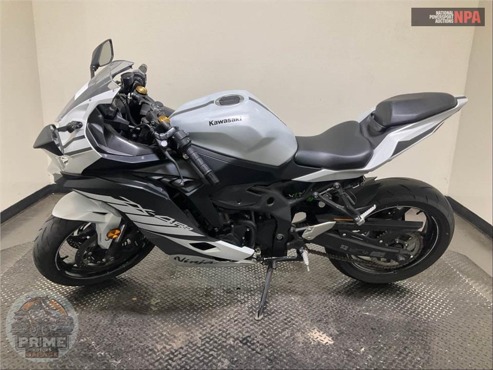 2025 Kawasaki ZX400SSFAL NINJA ZX-4RR (ABS) — фото 3