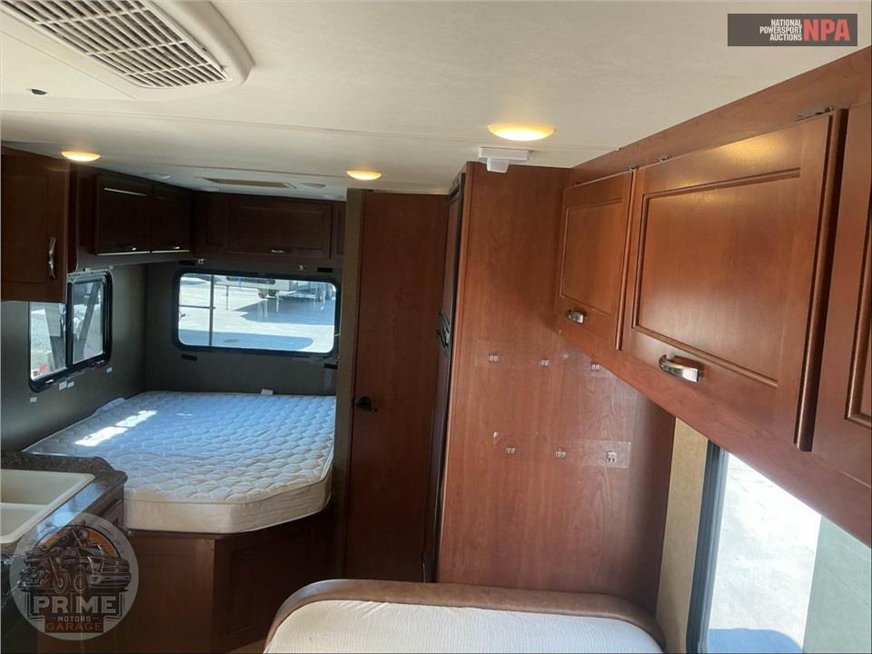 2016 Thor Motor Coach M-23H FORD E450-V10 - FREEDOM ELITE SERIES — фото 7