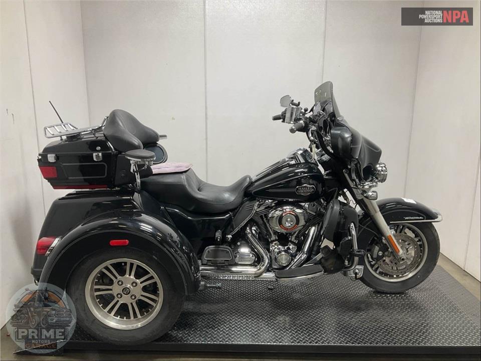 2012 Harley-Davidson FLHTCUTG TRIGLIDE UL CLSC — фото 1