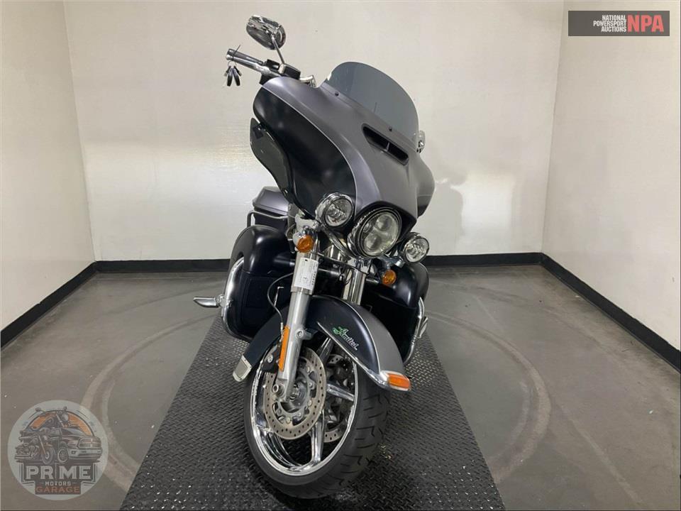 2017 Harley-Davidson FLHTK ULTRA LIMITED — фото 2